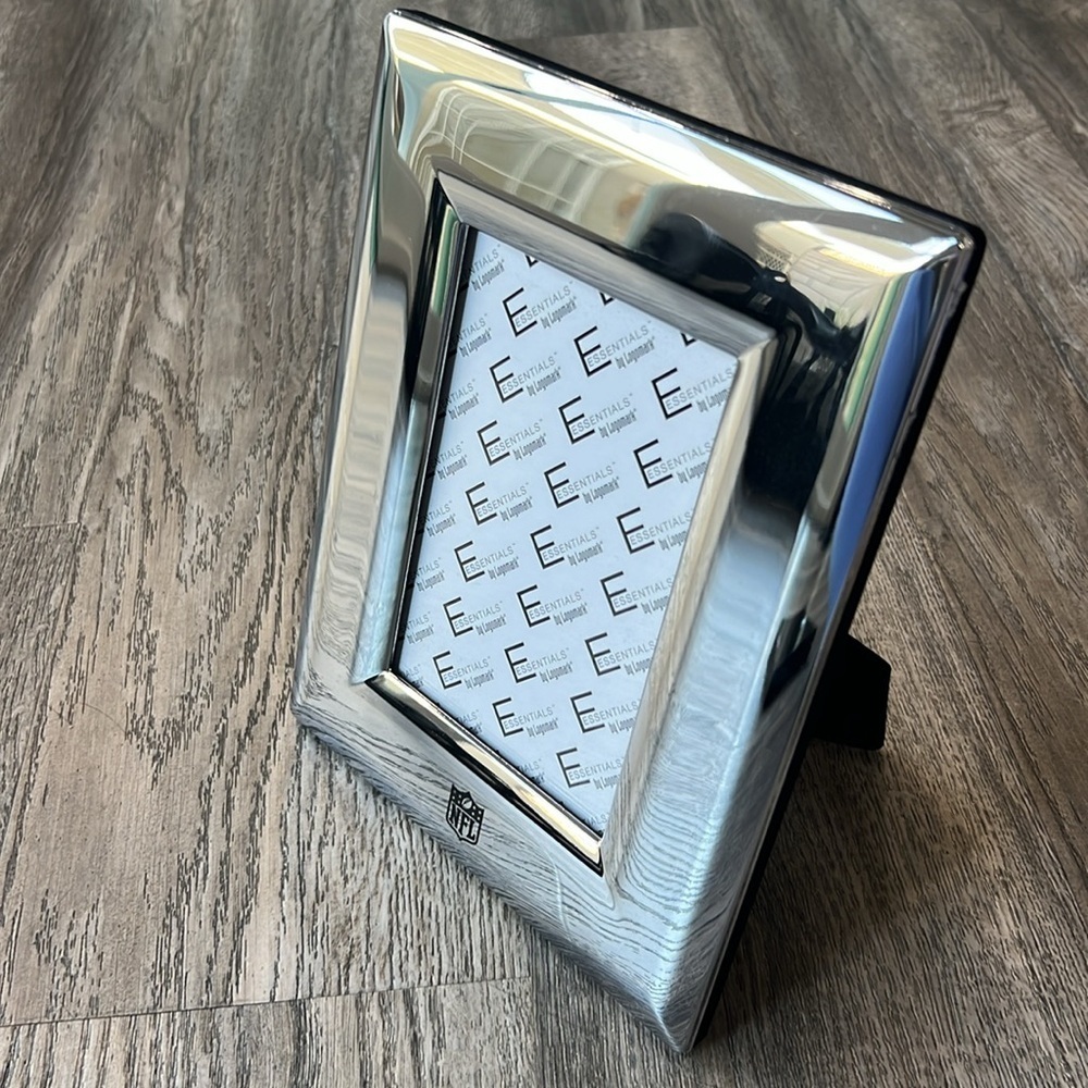 NFL Picture Frame Silver Reflective Frame NFL Logo - Picture 3 of 6